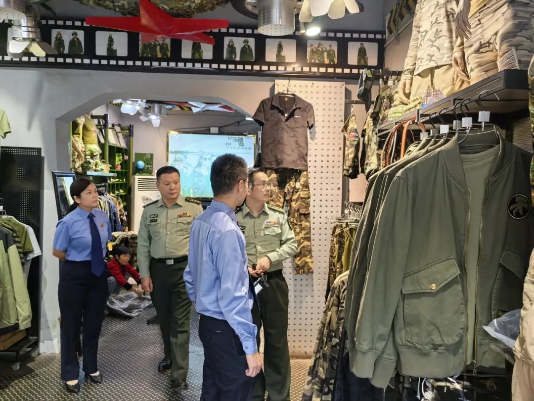 牛仔裤连衣裙：时尚界的新生力量